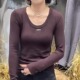 熙A8043纯欲低领冬新款 加绒加厚金属标长袖 打底衫 元 女修身 弹力T恤