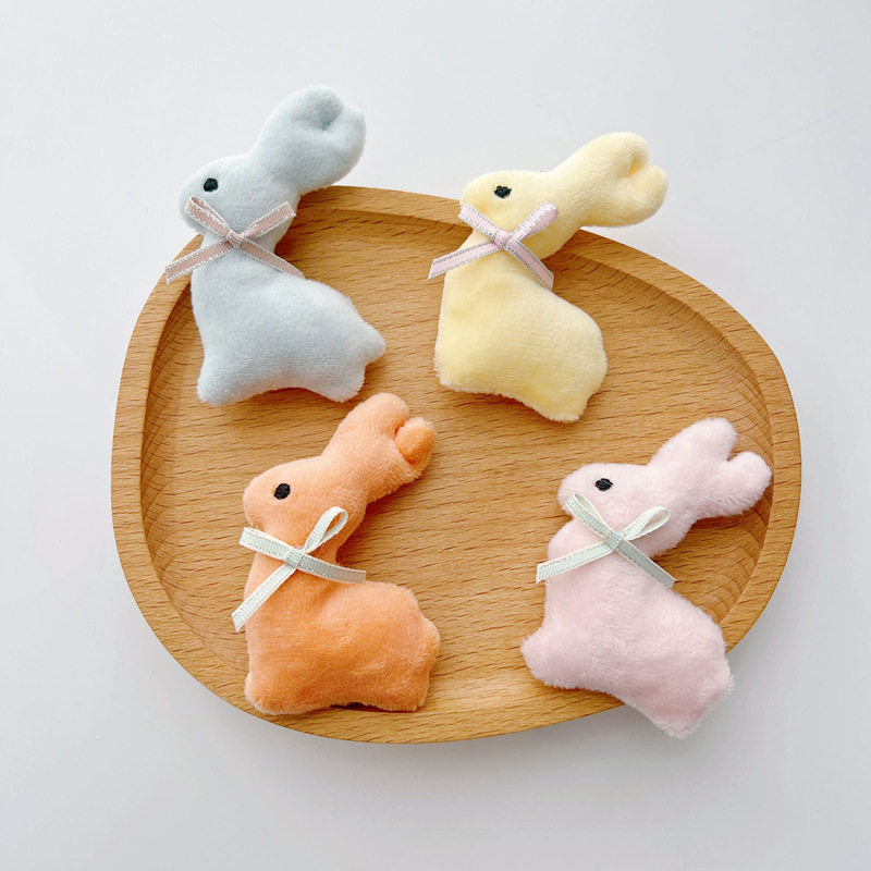 兔年来了-秋冬卡通毛绒布艺兔子胸针侧面兔兔包包衣服袜子辅料