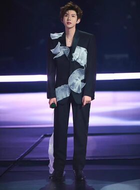 王源明星同款高级感设计廓形黑色垫肩镶嵌网纱宴会轻奢西服外套男