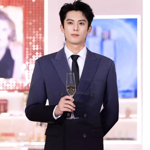 明星同款蓝黑渐变双排扣男西装潮