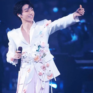 陈立农明星同款男士白色长袖手工花西服青春活力个性设计感外套潮