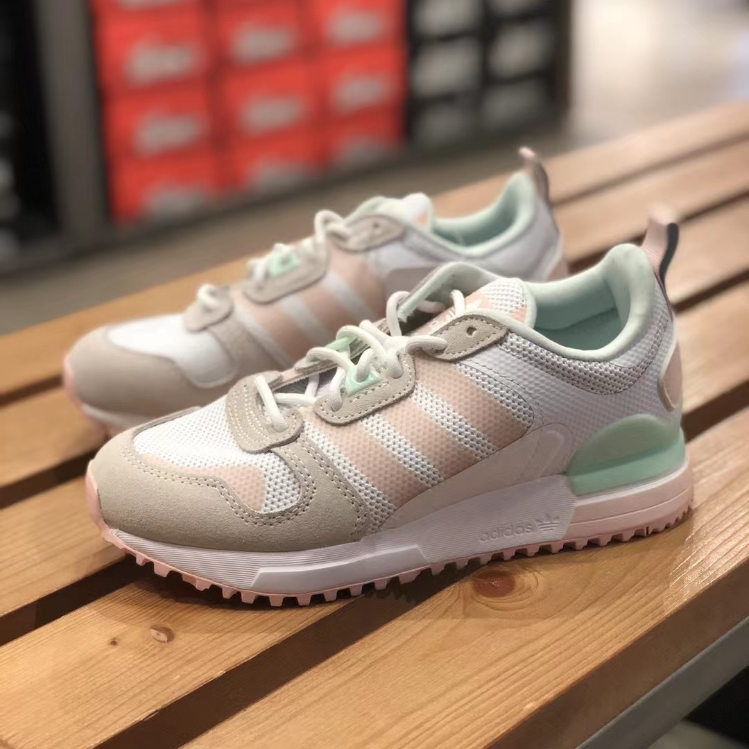 adidas三叶草男女鞋冬网面