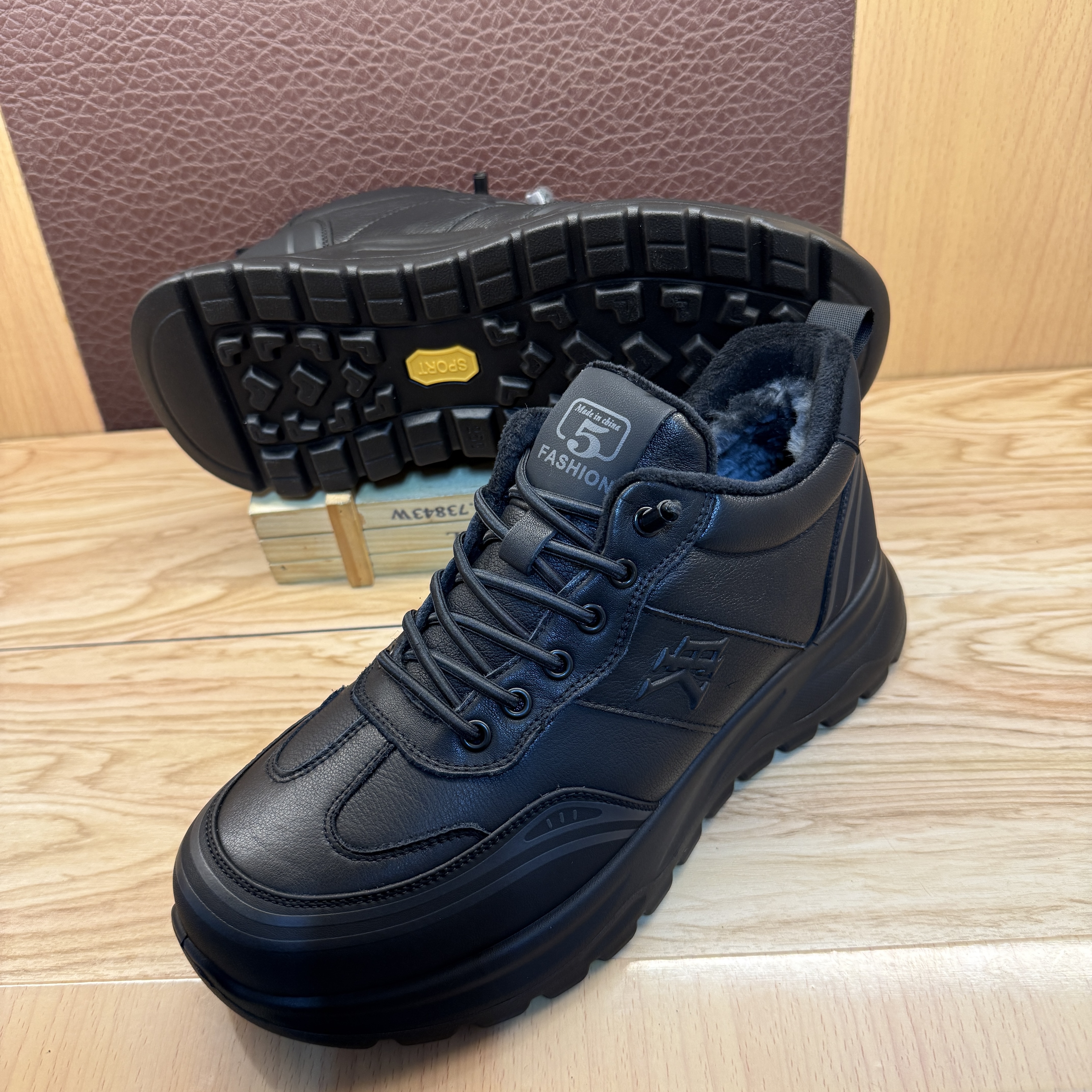 外贸头层牛皮厚底羊毛保暖舒适休闲男棉鞋皮毛一体防寒户外雪地靴