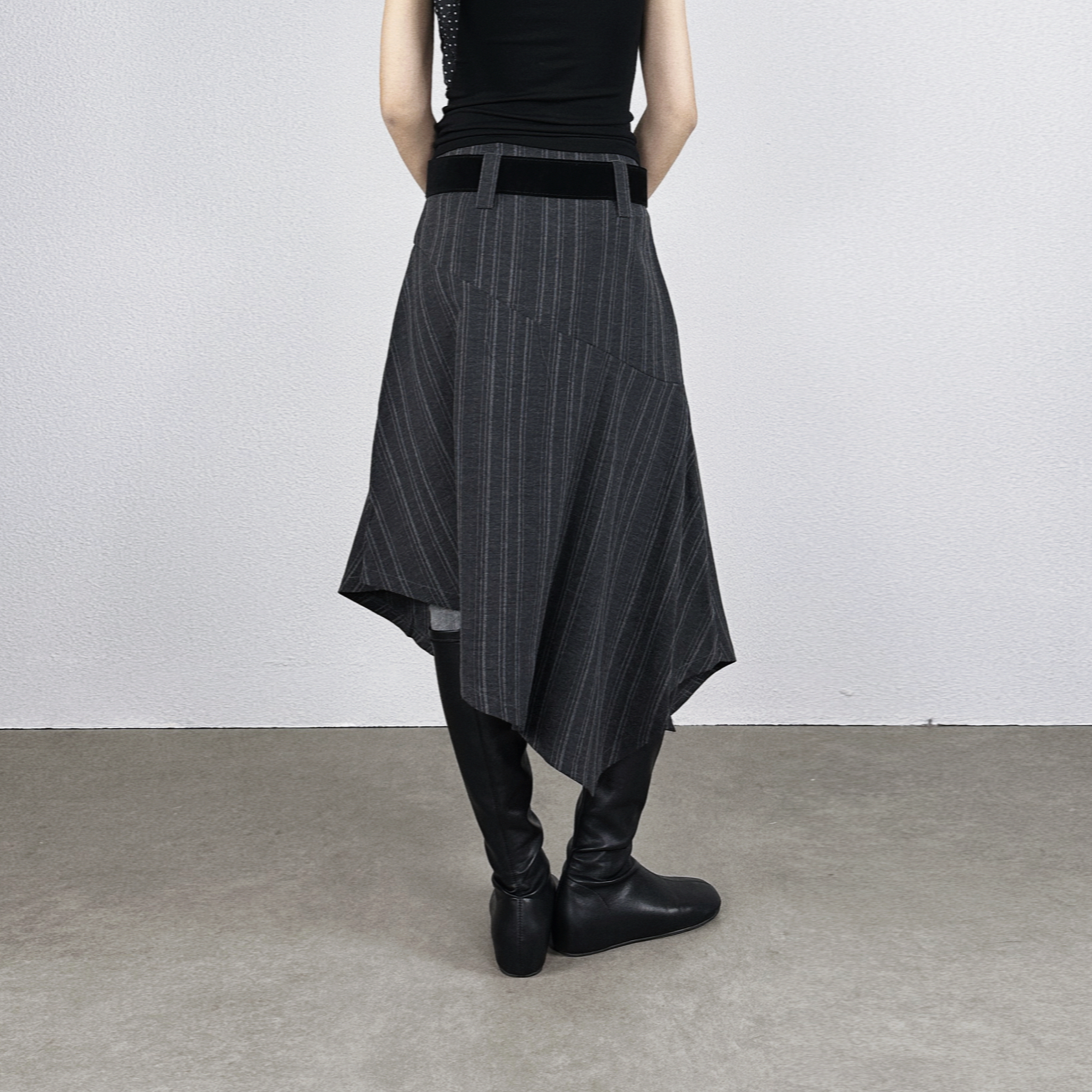 不规则设计宽松显瘦半身裙