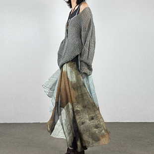 尢系UXI 2025早秋复古晕染印花设计感小众宽松搭配半身裙