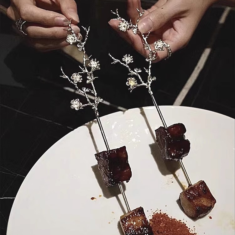 分子料理和牛肉粒餐具创意梅花签