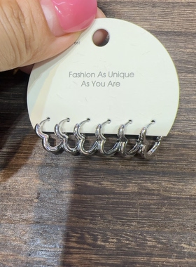 爱心小耳圈s925银针轻奢小众设计师时尚ins风气质耳饰