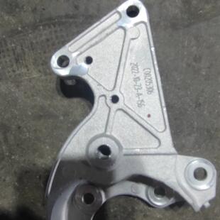 上汽大通g10柴油2.0t国六助力泵支架