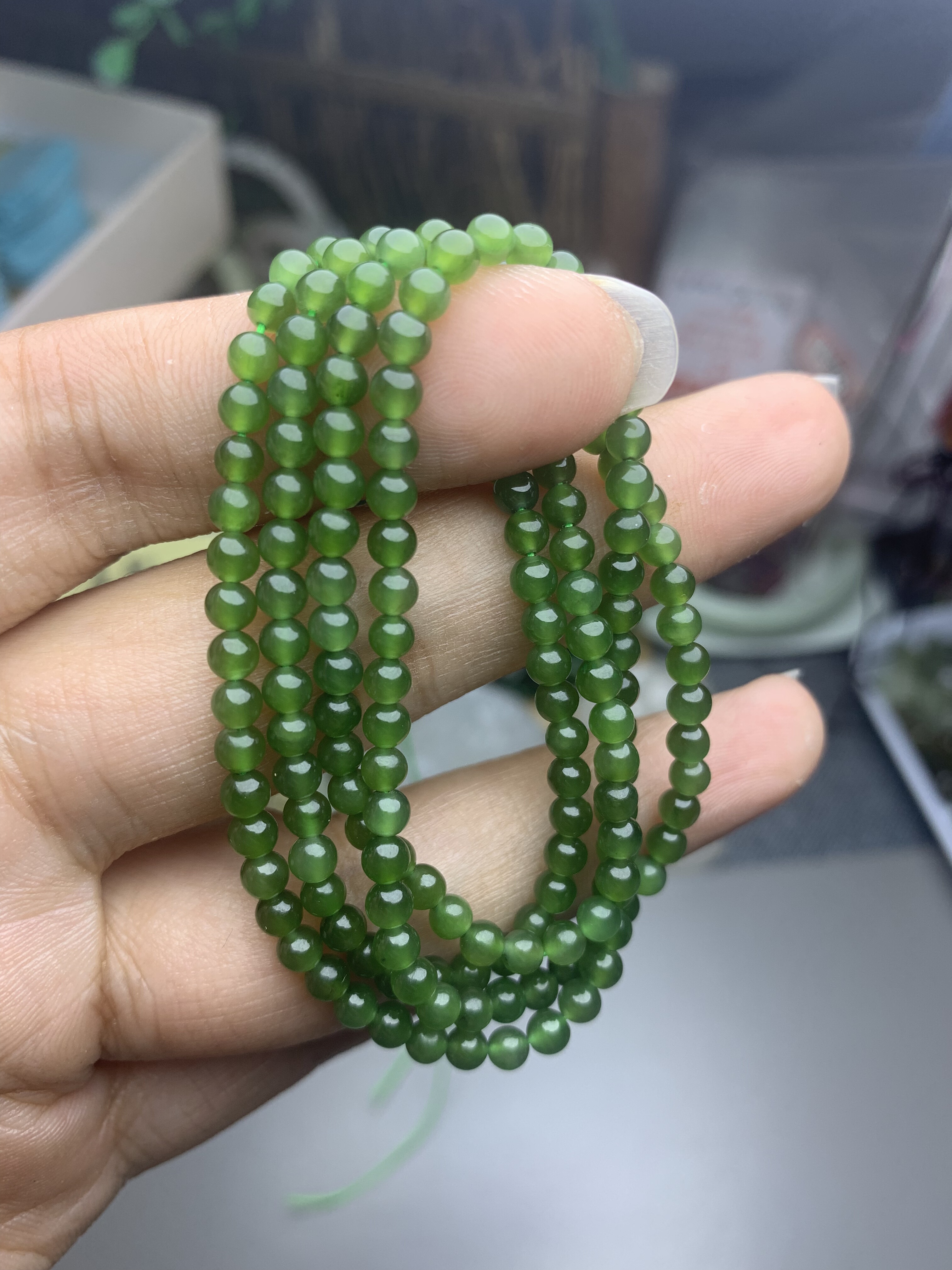 天然高品碧玉链子碧玉冰底辣绿色长串多圈3+mm珠子