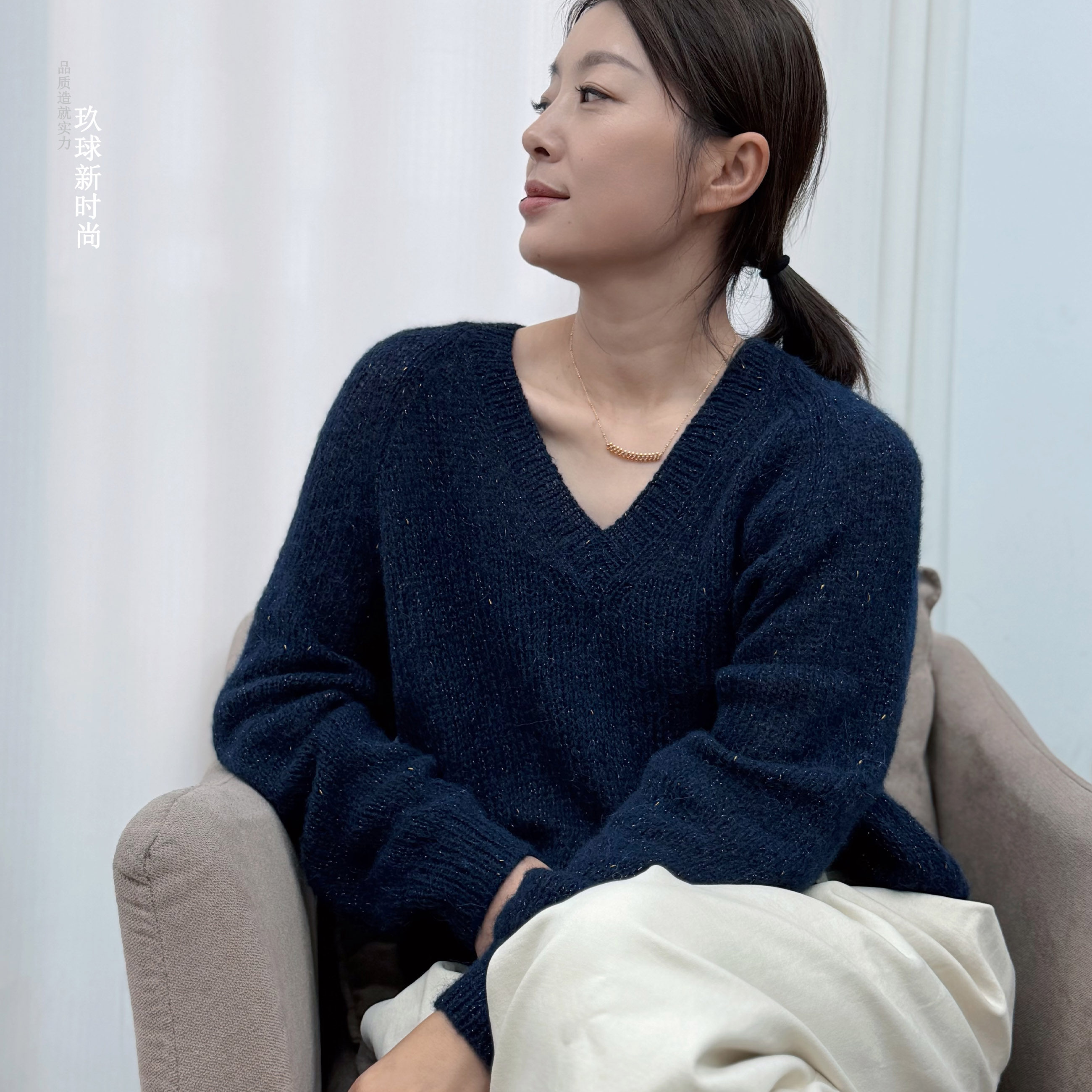 织薄款V领插肩袖同款金灿灿小羊驼毛线玖球新时尚手工毛线团DIY