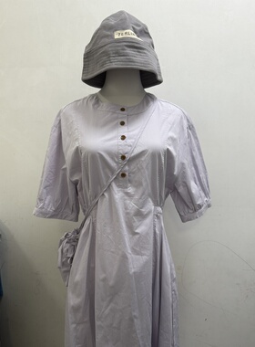 LZHOUSE 2025夏 圆领扣子短袖收腰棉连衣裙 搭包包