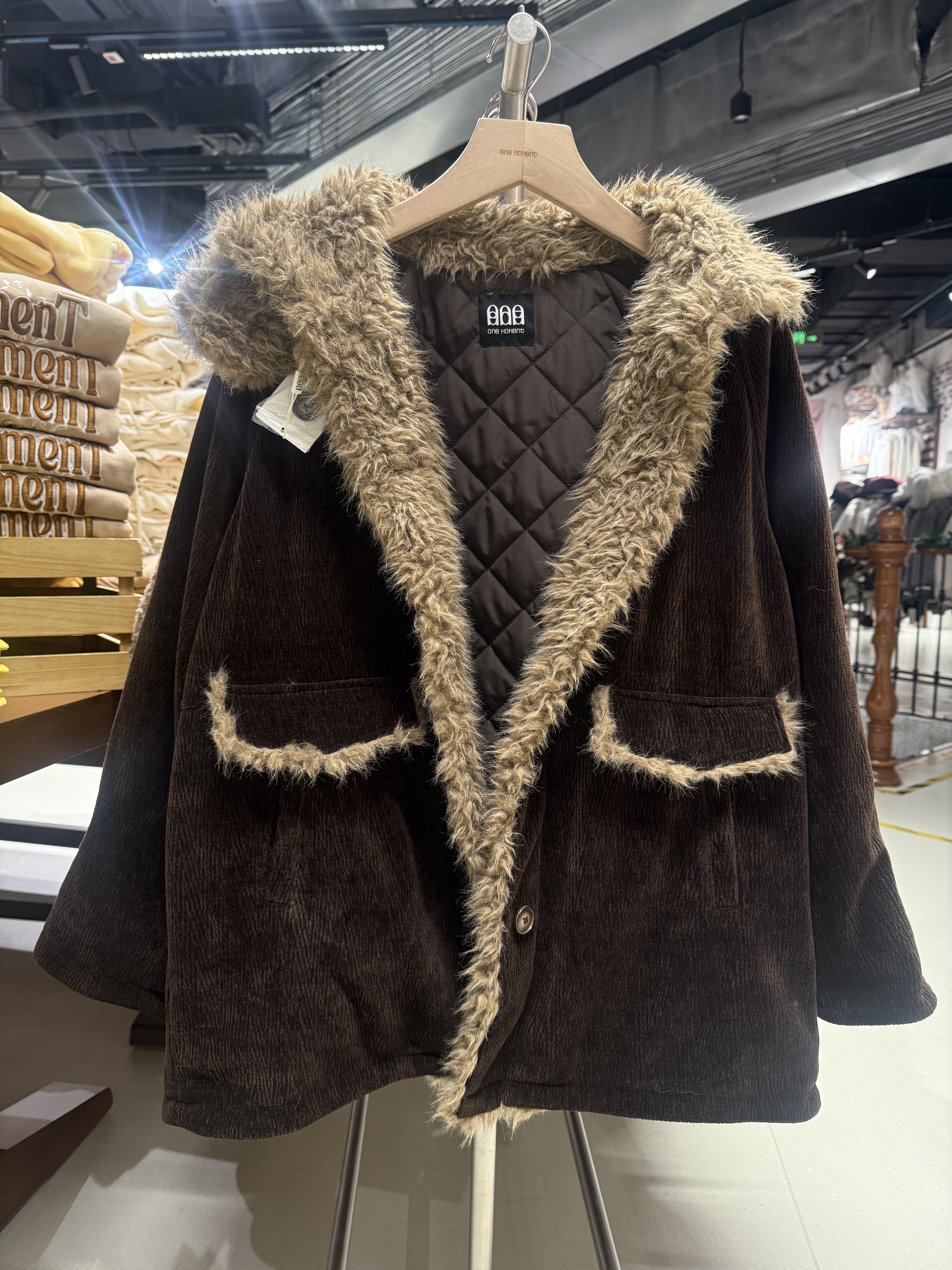 OM one moment国内正品代购毛领夹棉外套不支持退换