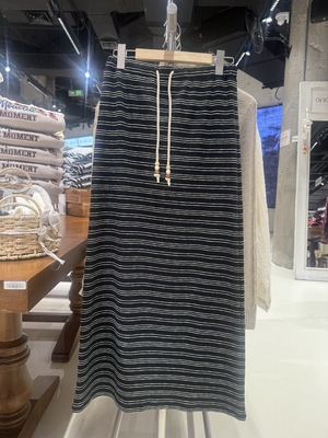 OM one moment国内北京正品代购条纹半身裙不支持退换