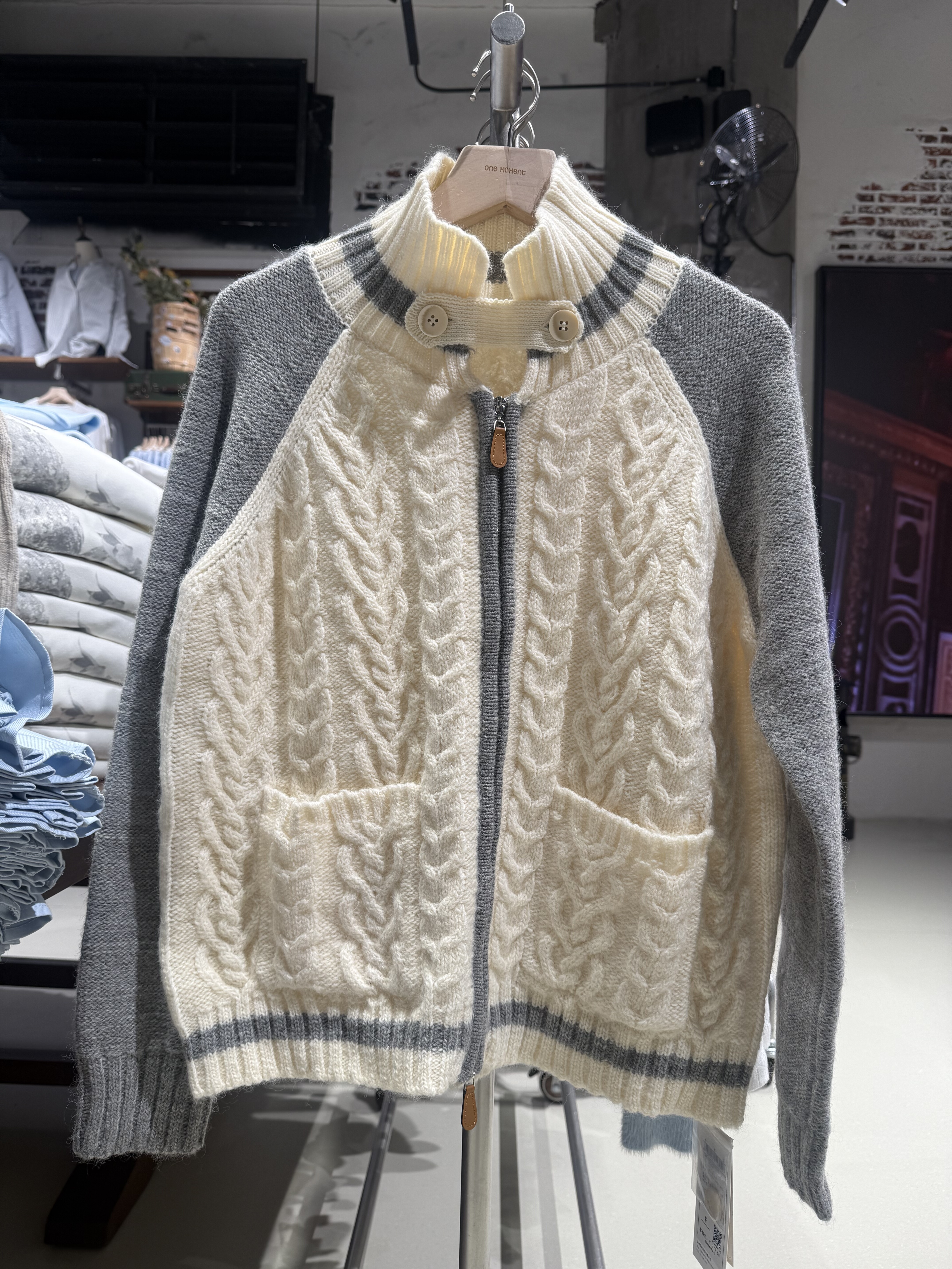 OM one moment国内正品代购拉链毛衣外套不支持退换