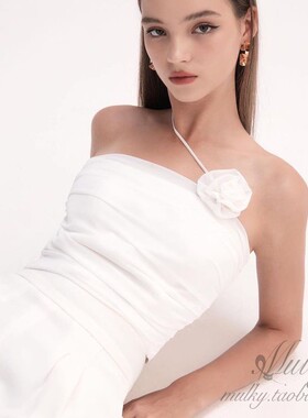 【泰国代购】设计师设计 Larobe8 纯欲花朵简约裹胸抹胸上衣