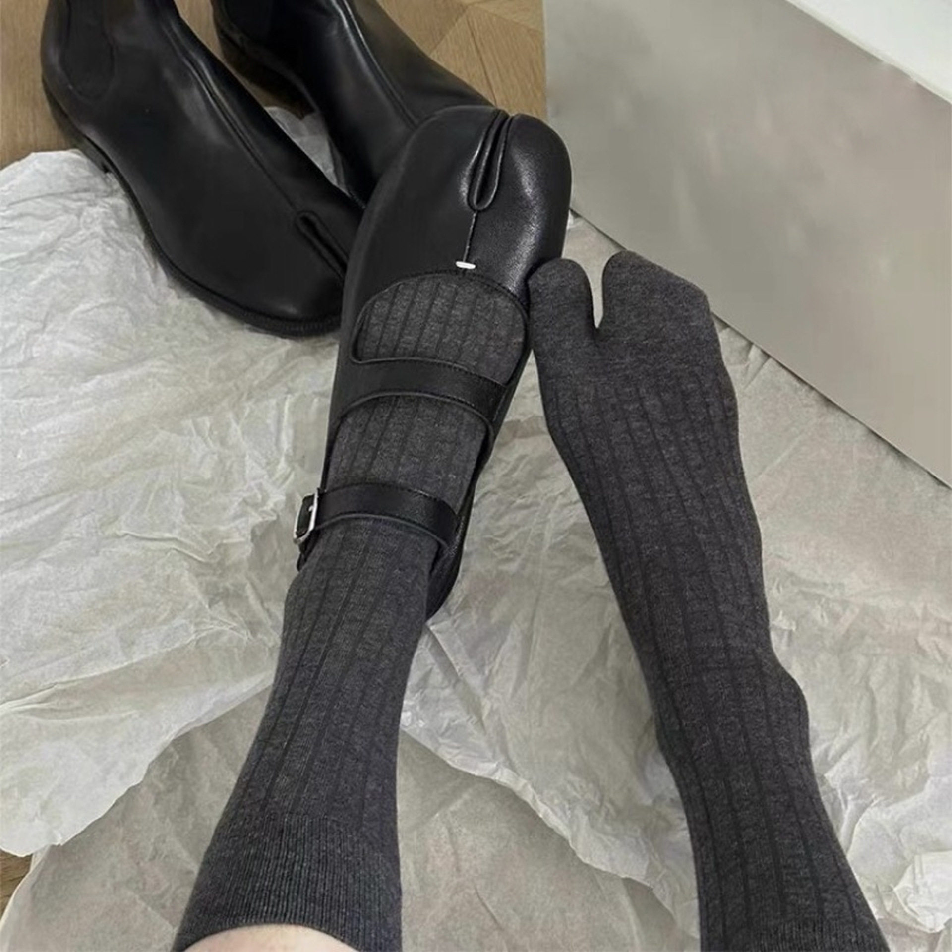 网红爆款分趾袜女中筒纯色竖条纹