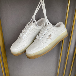 高定三角标女鞋欧洲站新款厚底真皮透气小白鞋经典百搭休闲运动鞋