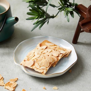 上海龙华素斋新品 扁桃仁薄脆片零食休闲脆香饱腹点心包装150g