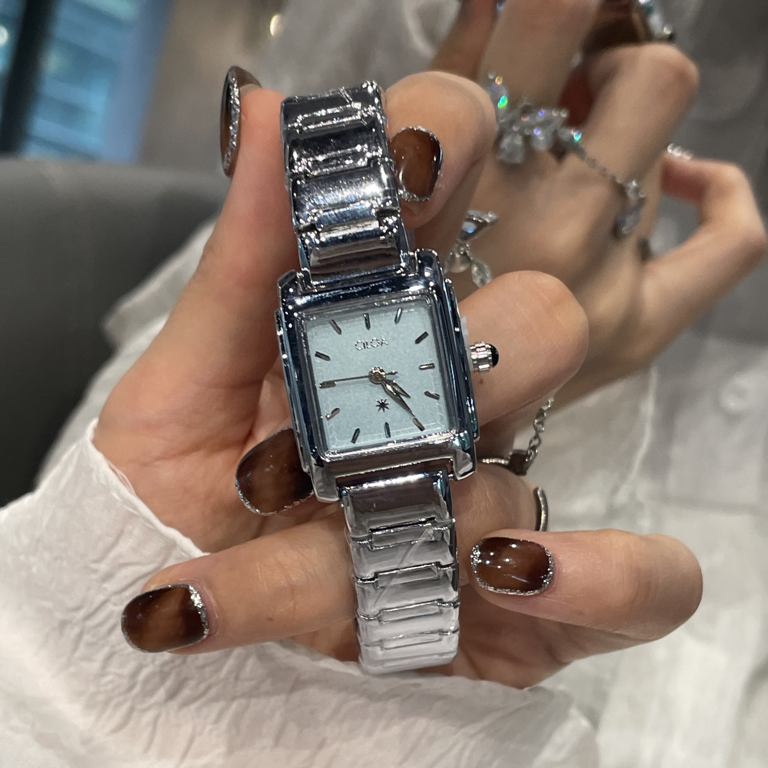 城市漫游系列手表女小众艺术女生女表职场品牌艺术高颜值腕表潮流