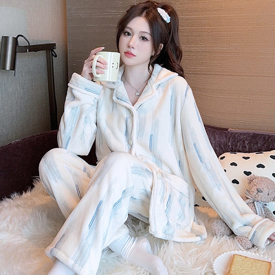 可外穿家居服女睡衣珊瑚绒开衫卡通大码法兰绒女士秋冬款加厚套装