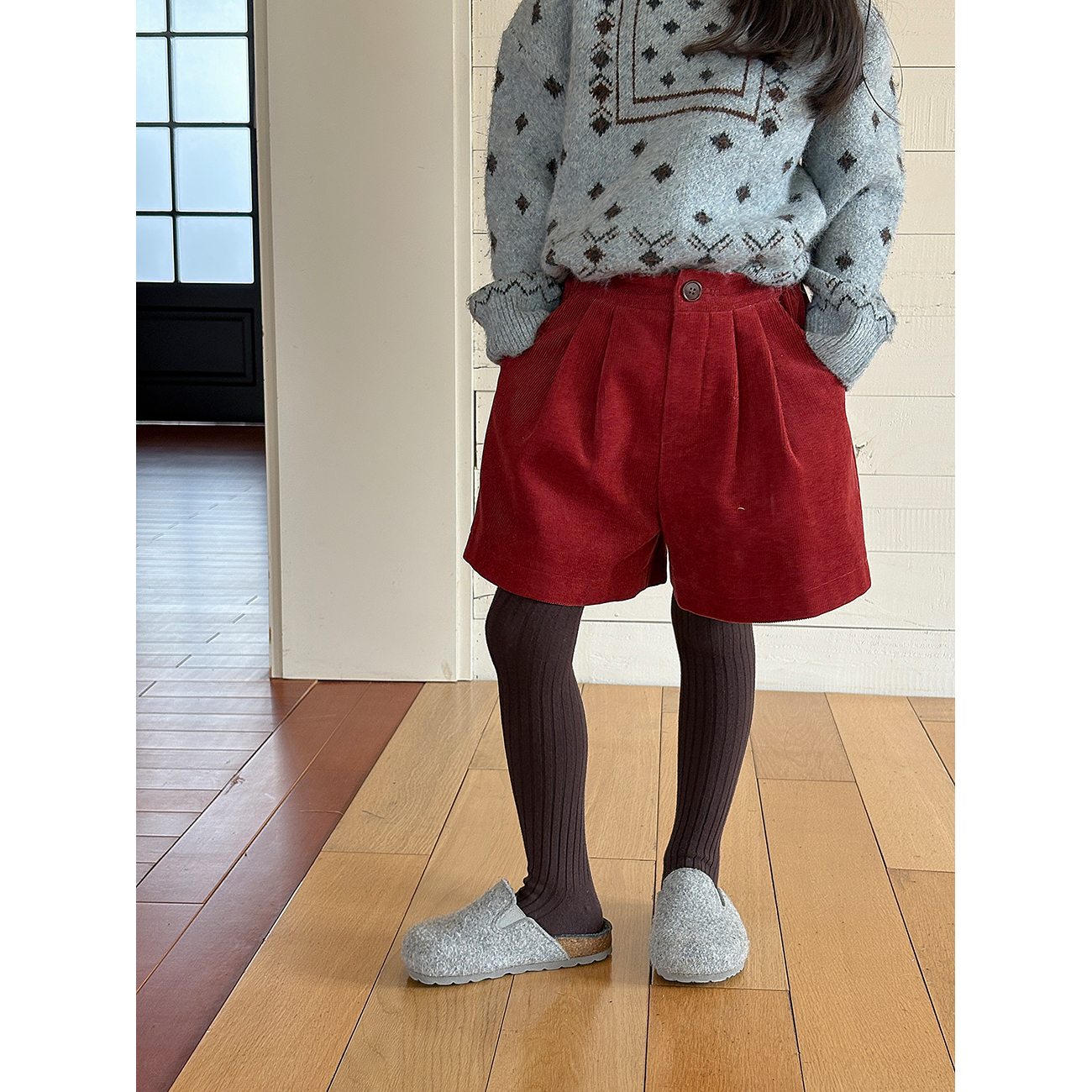 2025韩版洋气儿童复古灯芯绒阔腿裤女童秋冬系扣压褶设计新款短裤