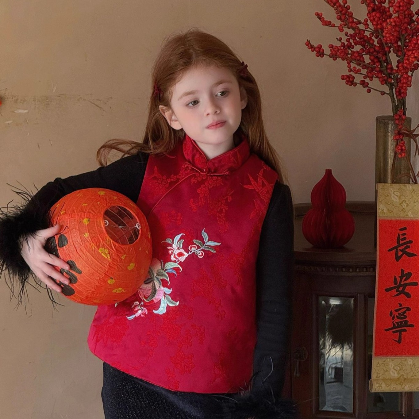 kw家新中式红桃刺绣夹棉唐装马甲