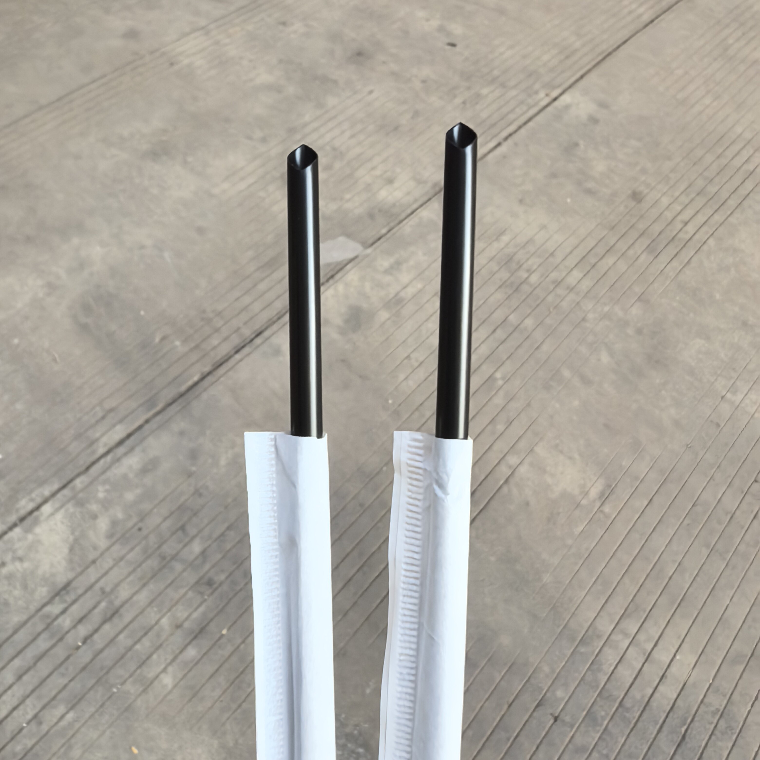 一次性口径4mm长度210mm黑色加硬鸡尾酒热饮咖啡小吸管独立纸包装