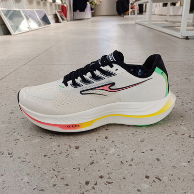 春夏季款轻便透气跑步鞋防滑缓震