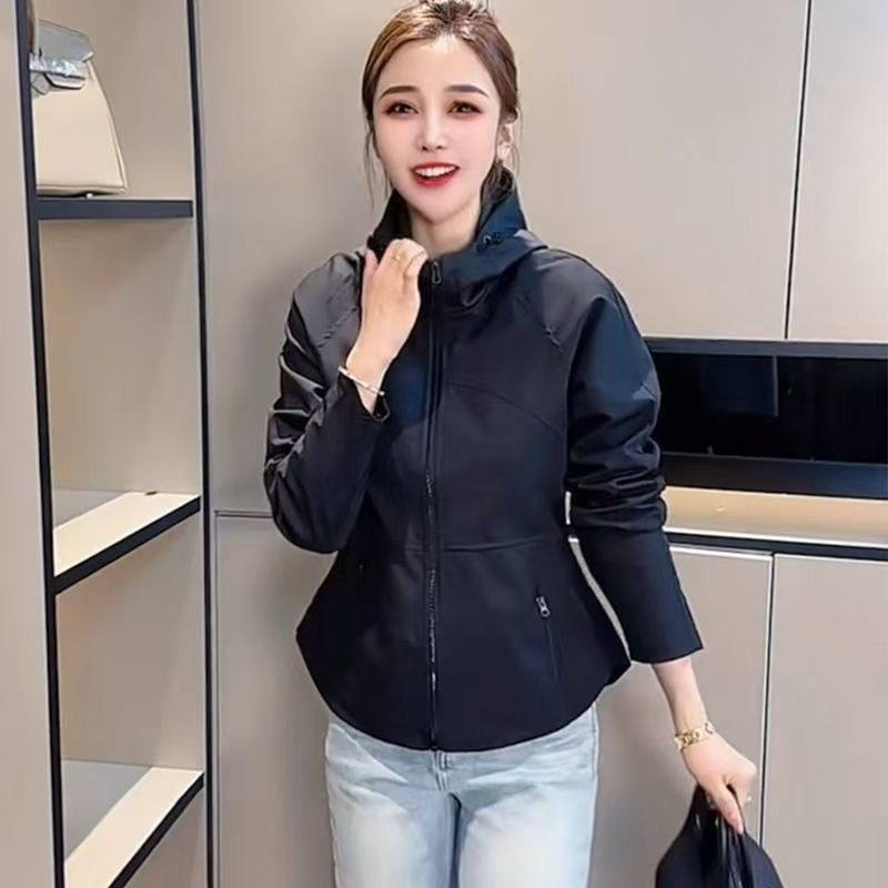 大码冲锋衣外套女短款2025秋季新款胖MM修身显瘦连帽休闲运动上衣