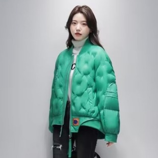2025年新款轻薄羽绒服女短款棒球领时尚休闲白鸭绒小众外套潮