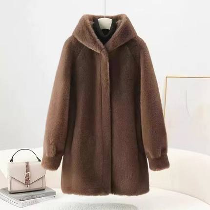 2025新款皮草外套女中长款水貂绒皮毛一体连帽妈妈装冬季加厚保暖