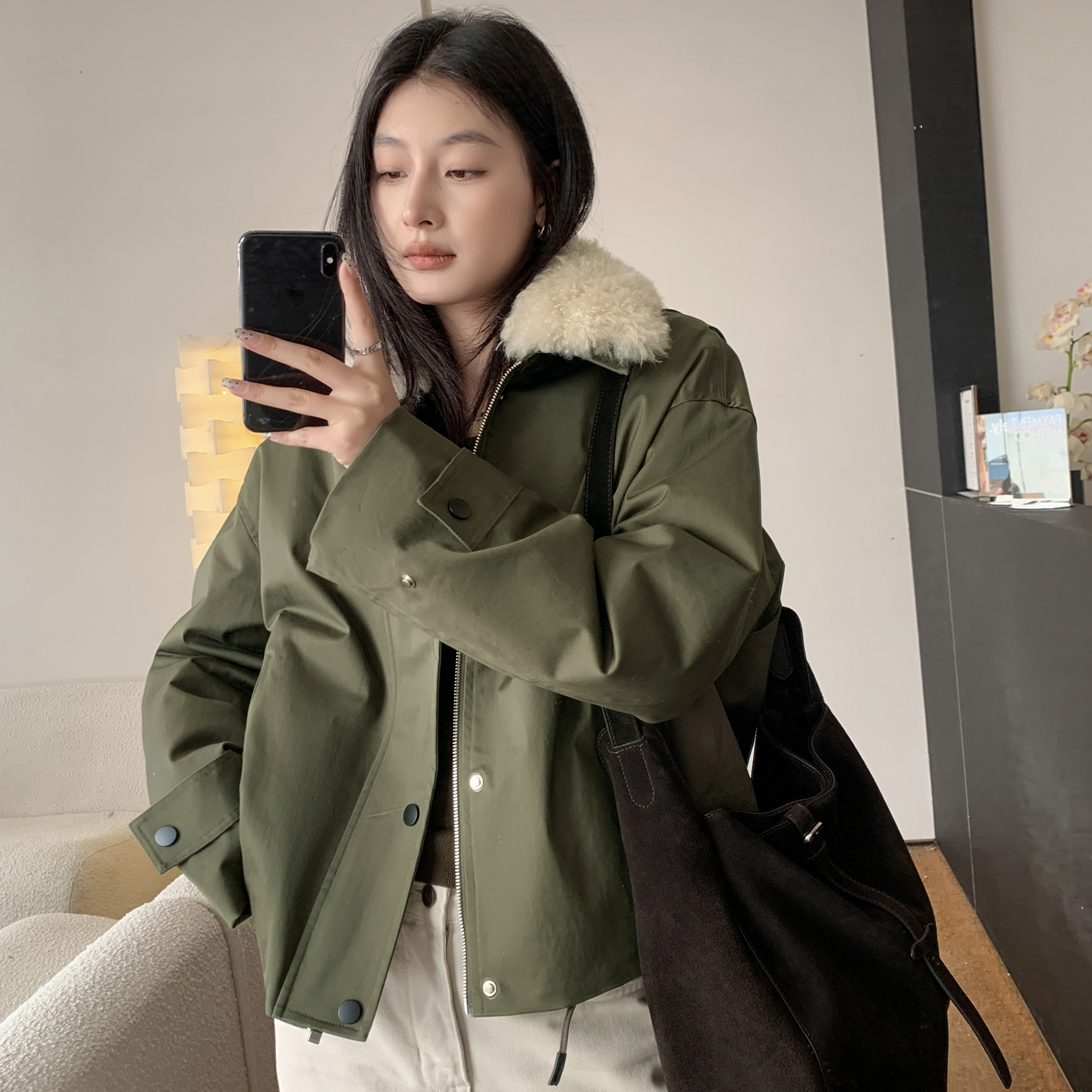 2025真羊毛领保暖工装风军绿派克服羽绒服女冬宽松白鸭绒短款外套