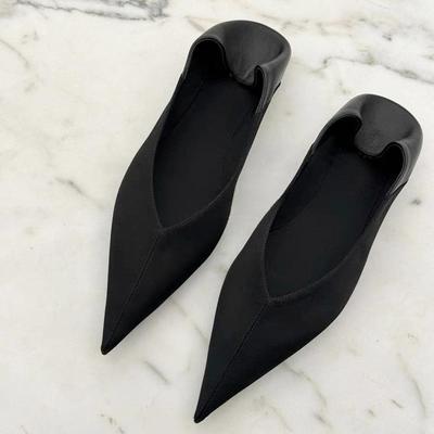 羊皮绸缎版~V口平底巫婆单鞋女