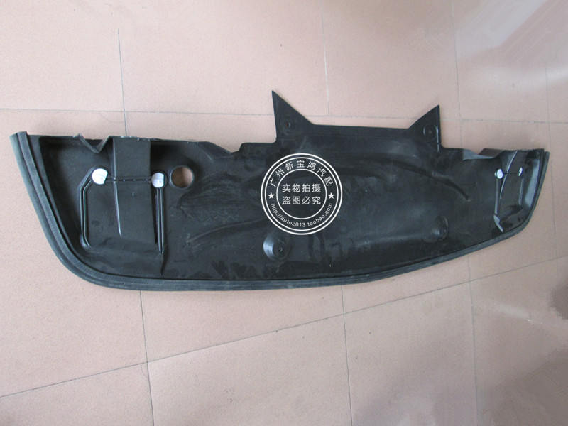 适用于奔驰 W210 E200 E240 E280 E300 前杠下护板 发动机护板