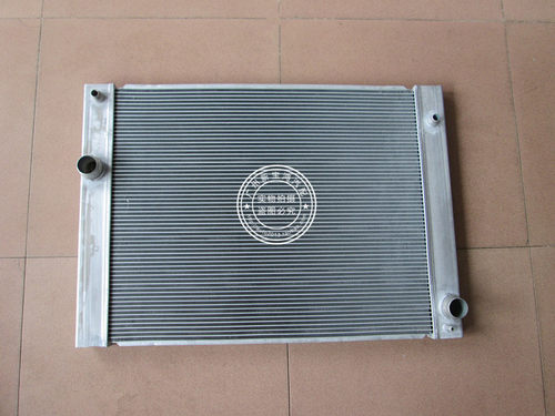 适用宝马E65 E66水箱730li 735li 740li 745li 750li 760li散热器