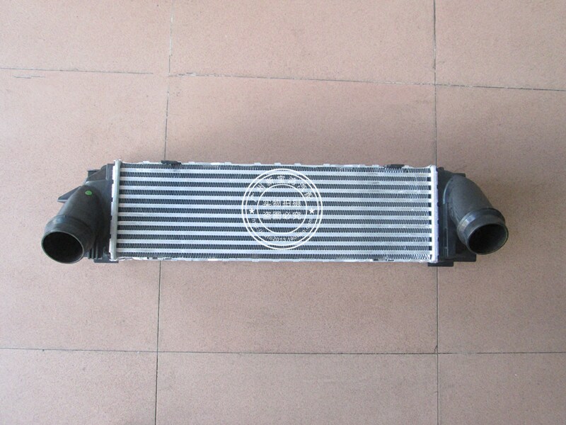 适用宝马F10 F18涡轮增压器520li 523li 525li 528li 530li中冷器