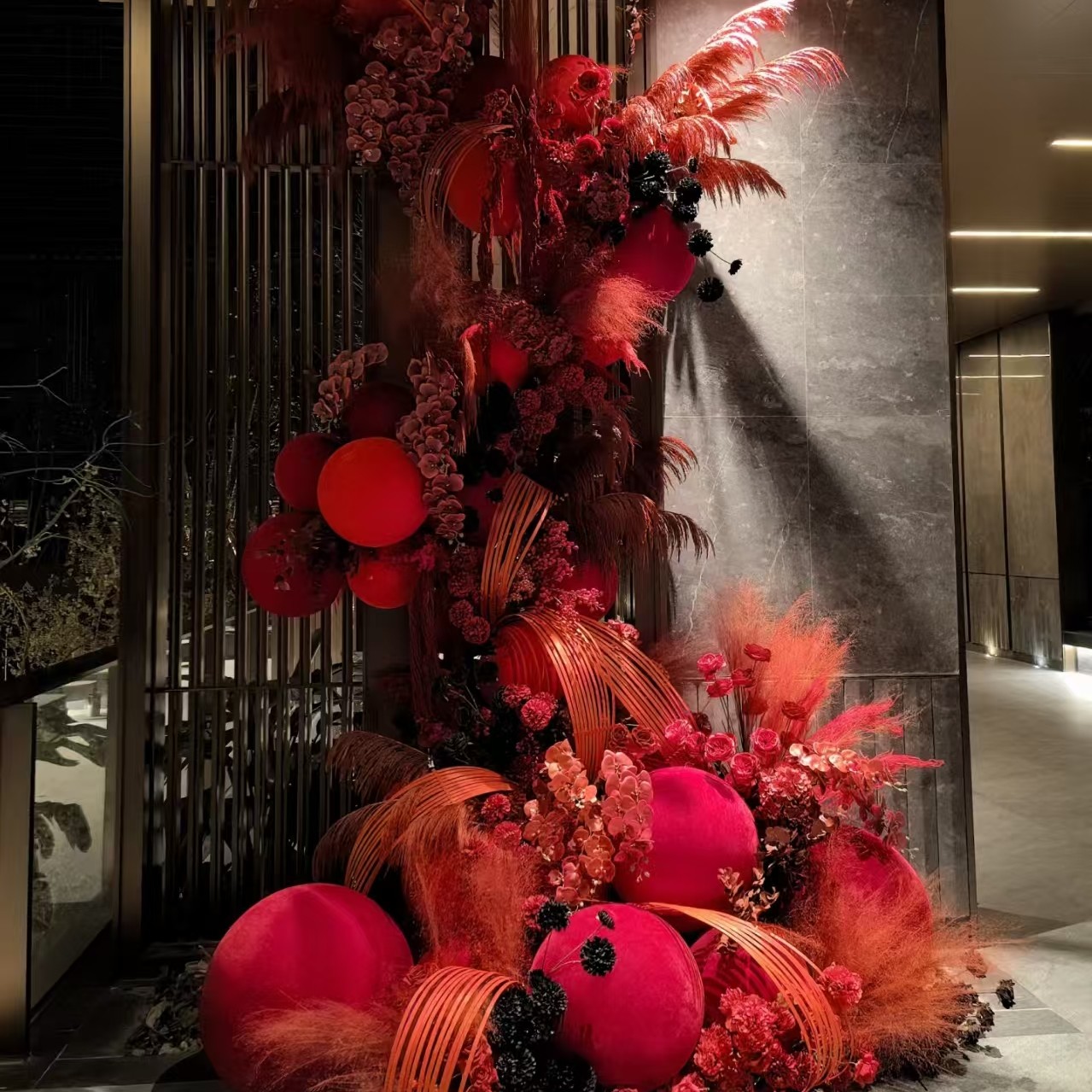 新年元旦氛围装饰绒布球红色毛球丝绒球圣诞节日挂件商场橱窗拍照,节庆用品/礼品,圣诞装饰品,淘宝优惠券,粉丝福利购,淘宝优惠卷