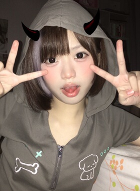 梨屋pearhouse 原创 星星刺绣连帽连衣裙亚文化可爱废土风新款