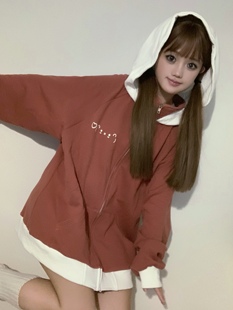 梨屋PEARHOUSE 原创8折 红色做旧色卫衣外套颜文字印花宽松