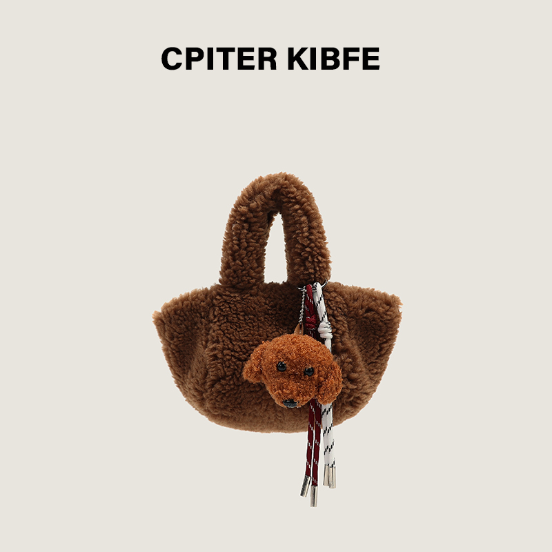 秋冬新款羊羔毛水桶包包女毛绒绒百搭斜挎包小众菜篮子手提毛毛包