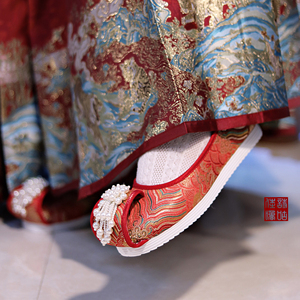 江南朱记【若可】织锦缎汉服鞋子古风平跟布鞋圆头珠花云头鞋婚鞋