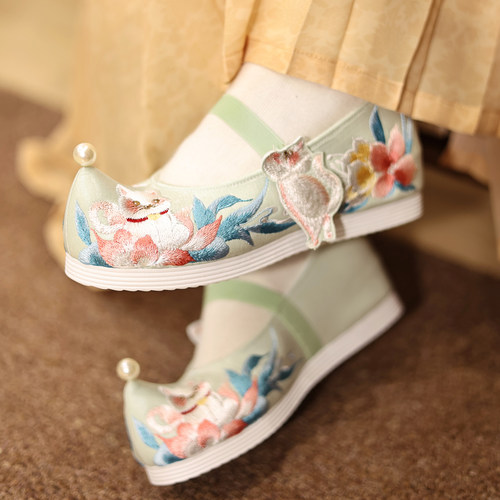 江南朱记原创【大狸子】女古风汉服配鞋内增高布鞋平跟汉服绣花鞋