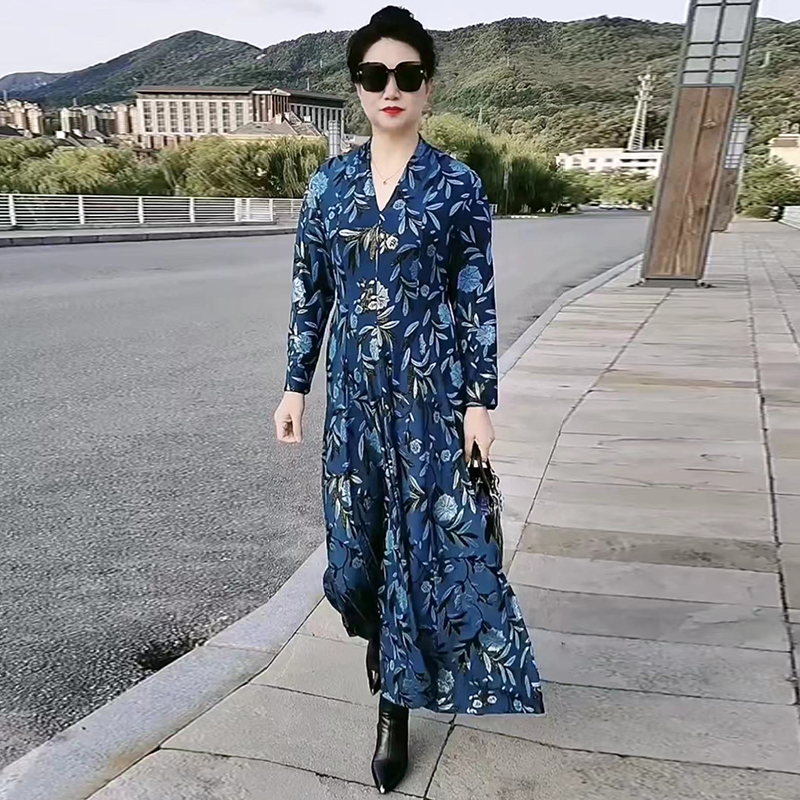 贵夫人连衣裙春秋新款织锦提花长袖裙子加长高腰显瘦气质大摆裙