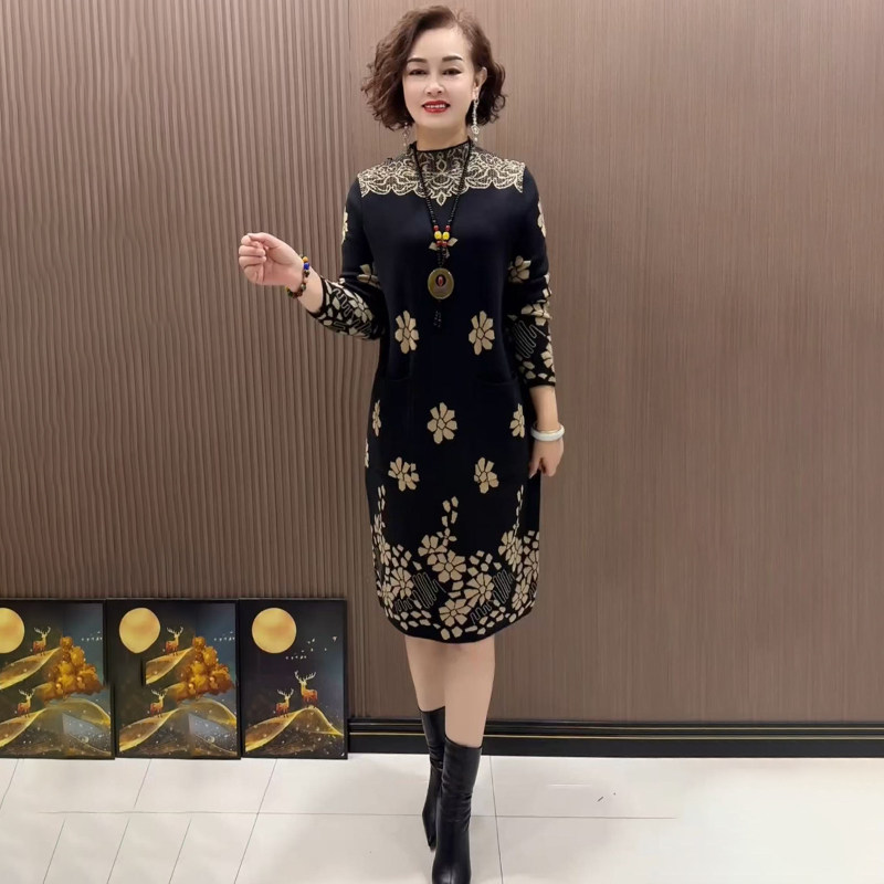 妈妈针织连衣裙冬季貂绒打底裙子