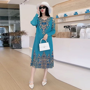 三宅褶皱连衣裙秋季新款宽松休闲高弹力长裙气质妈妈减龄百搭裙子