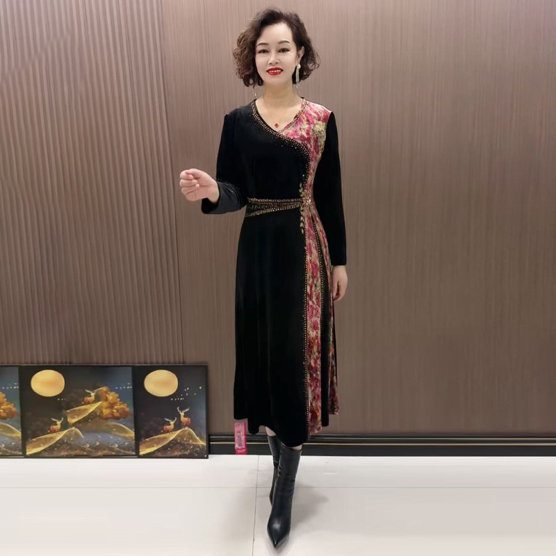 高品质!气质妈妈收腰丝绒连衣裙