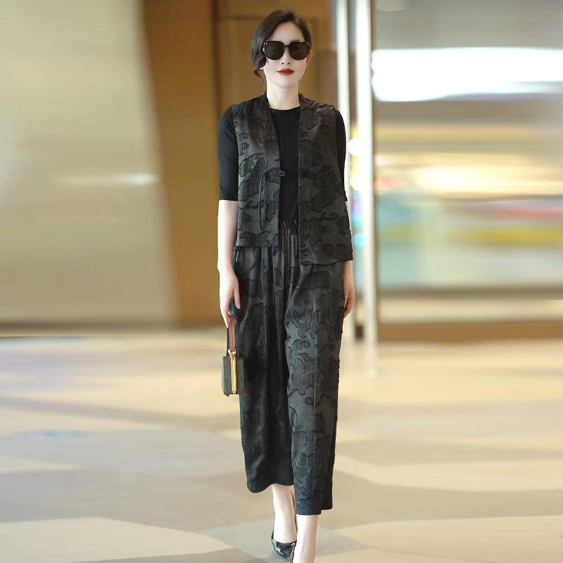 25春夏大码复古两件套新中式国风真丝剪花马甲宽松显瘦哈伦裤套装