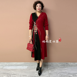 中老年妈妈V领刺绣牡丹花羊绒毛衣裙中长款阔太太羊毛打底连衣裙