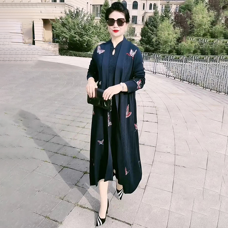 喜婆婆针织刺绣长袖连衣裙女秋冬新中长款红色镶钻套头打底两件套