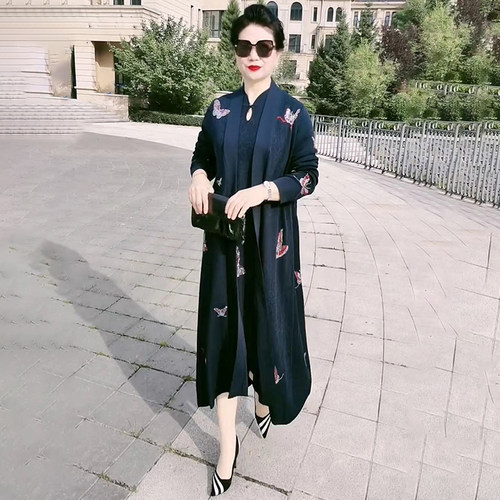 喜婆婆针织刺绣长袖连衣裙女秋冬新中长款红色镶钻套头打底两件套